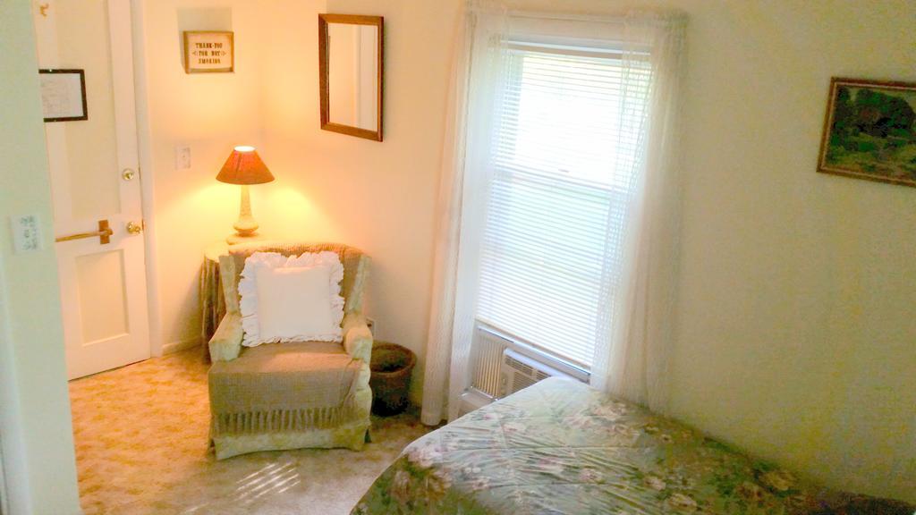 Kountry Living Bed And Breakfast Oneonta Oda fotoğraf